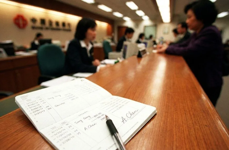 El Supremo ratifica la condena de cárcel para un empleado bancario que desfalcó a clientes mediante falsedad documental